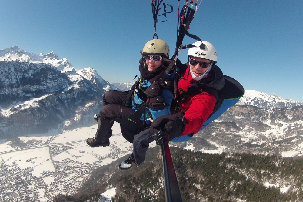 Tandem Paragliding Experience in Interlaken from Zurich - Image 4 of 5