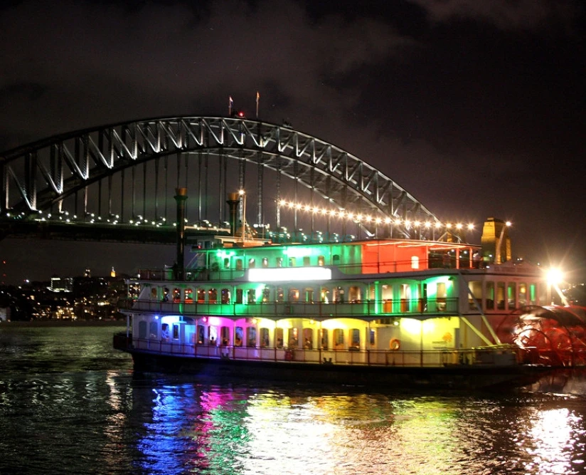 Sydney Harbour Showboat Dinner Cruise Ticket - Image 2 of 5