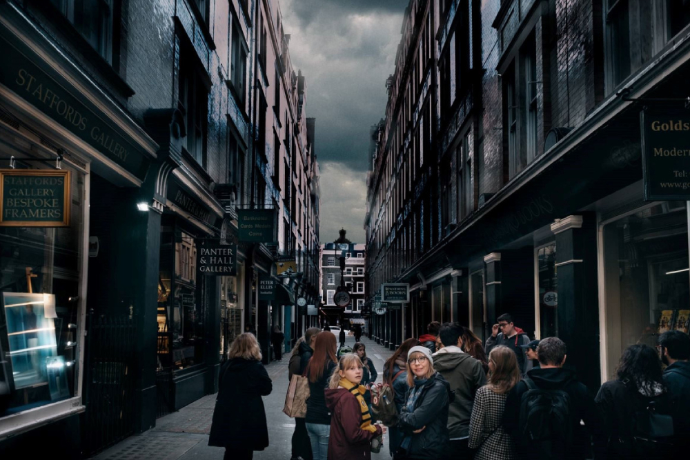 Entrada para el Tour a Pie Mágico de Harry Potter en Londres - Image 1 of 7