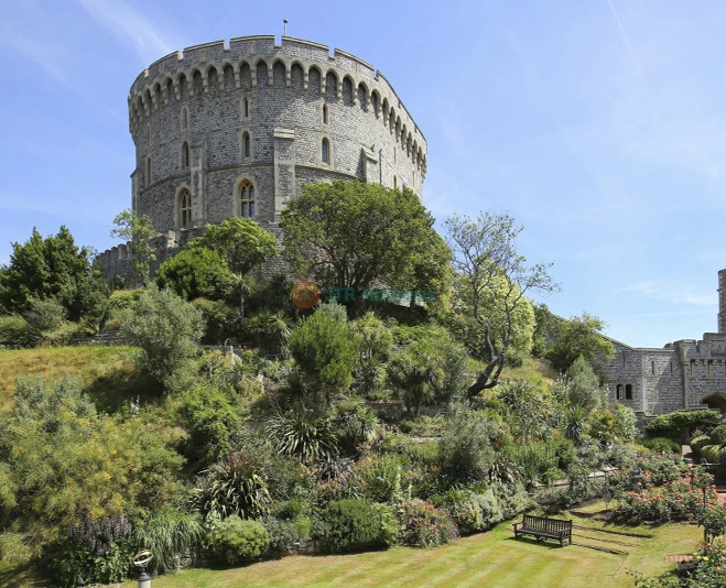 Windsor Castle Half Day Tour from London with Audio Guide - Image 2 of 5