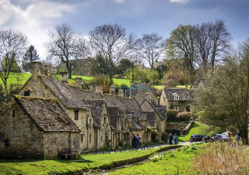 Cotswolds Village Tour with Lunch