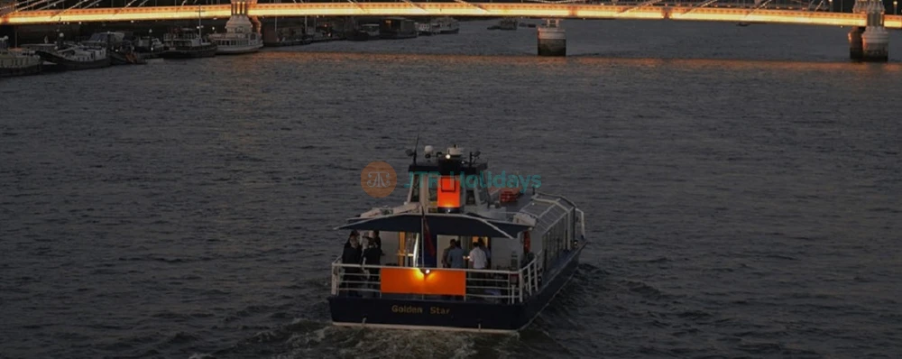 Open Top Vintage Bus Tour and River Thames Cruise - Image 3 of 5