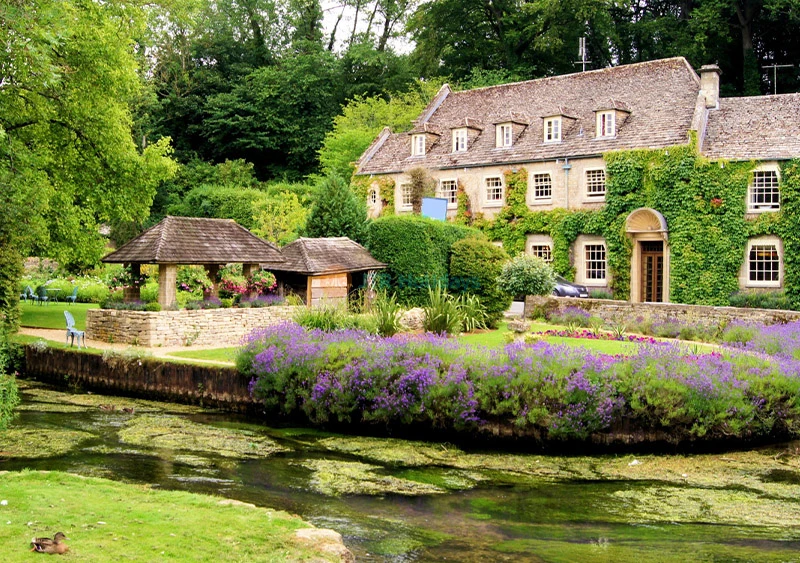 Cotswolds Tour from London with Lunch