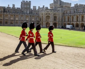 Windsor Castle, Stonehenge & Bath Day Tour with Pub Lunch in Lacock - JTR Holidays