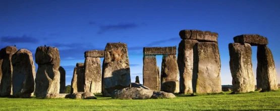 Windsor Castle, Stonehenge & Bath Day Tour with Pub Lunch in Lacock - JTR Holidays