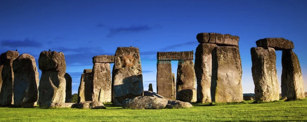 Windsor Castle, Stonehenge & Bath Day Tour with Pub Lunch in Lacock - JTR Holidays - Image 3 of 5