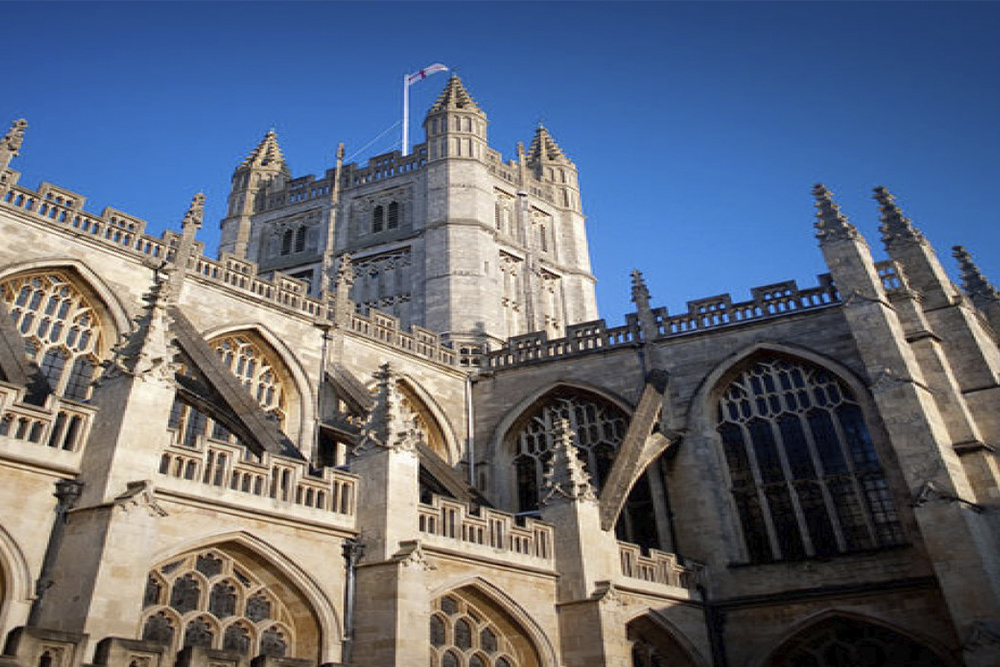 Windsor Castle Stonehenge and Bath Tour with Lunch in Lacock - Image 5 of 5