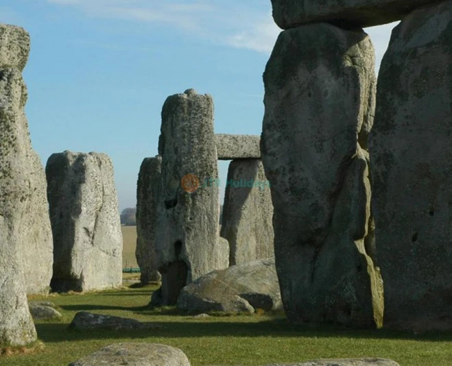 Stonehenge Tour from London - Image 2 of 5