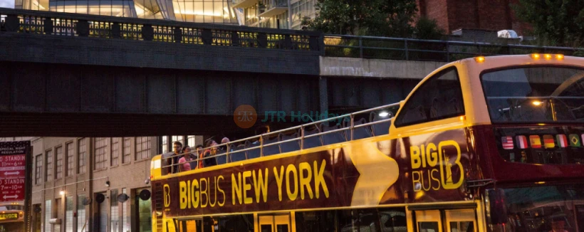 Tours de Autobús Turístico Hop-On Hop-Off de Nueva York Big Bus - Descubre la ciudad de Nueva York con los Tours de Autobús Turístico Hop-On Hop-Off Big Bus. Explora lugares emblemáticos como Times Square, Central Park y la Estatua de la Libertad a tu propio ritmo. Disfruta de vistas panorámicas, comentarios informativos y rutas flexibles que te permiten experimentar lo mejor de NYC a tu manera. Perfecto para turistas y locales por igual. Tours de Autobús Turístico Hop-On Hop-Off de Nueva York Big Bus - Imagen 4 de 5