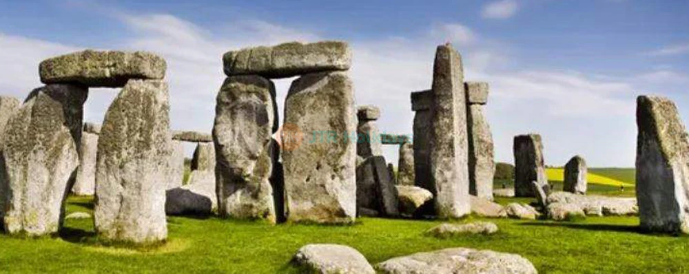 Stonehenge Tour from London - Image 4 of 5