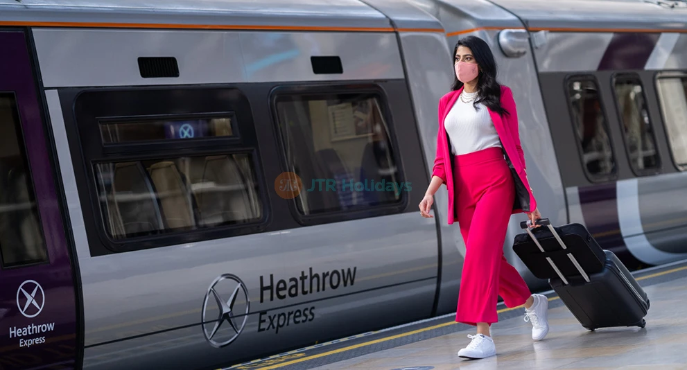 ロンドン・ヒースロー・エクスプレス - ロンドン・パディントン駅とヒースロー空港間を結ぶ最速の移動手段、ヒースロー・エクスプレスを体験してください。わずか15分のノンストップ列車で、快適さ、信頼性、そして無料Wi‑Fiを提供します。オンラインで予約して、最良の運賃とスムーズな旅をお楽しみください。 ロンドン・ヒースロー・エクスプレス - 画像 1 の 5