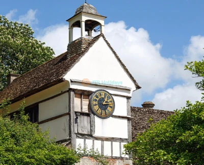 Oxford and Lacock Tour from London - Explore Oxford and Lacock on a guided day tour from London. Visit historic landmarks like the Bodleian Library and famous Harry Potter filming locations. Oxford and Lacock Tour from London - Image 2 of 5