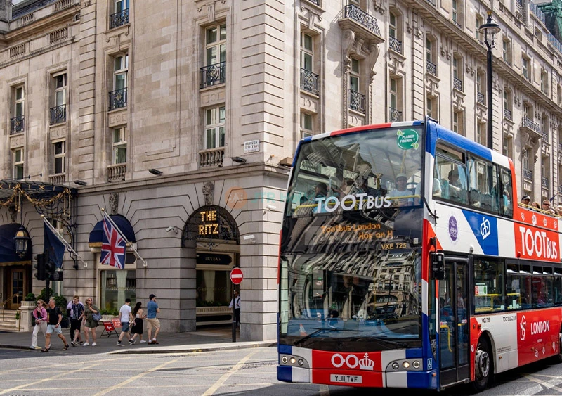 London Hop-On-Hop-Off Bus di Tootbus