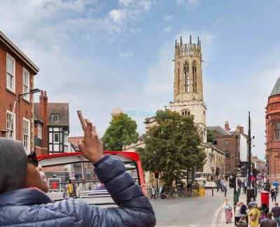 City Sightseeing York Hop-on Hop-off Bus Tour - Discover York with a City Sightseeing Hop-On Hop-Off Bus Tour. Explore top attractions at your own pace with unlimited rides and multilingual audio guides. City Sightseeing York Hop-on Hop-off Bus Tour - Image 5 of 5