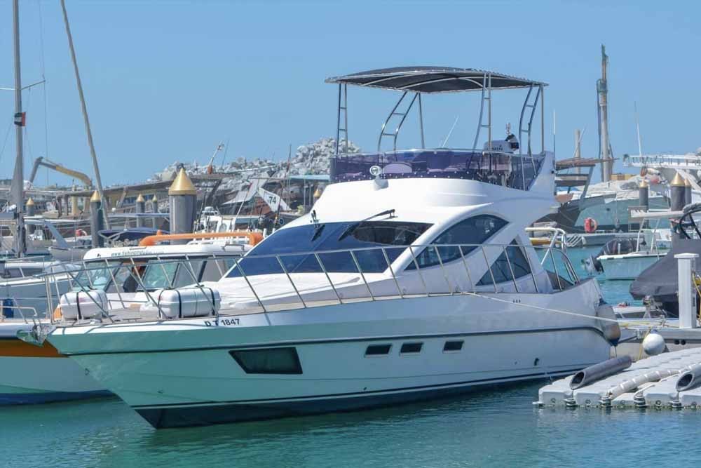 Yacht Rental Dubai Marina - 50 Ft (18 Pax) - Image 6 of 7