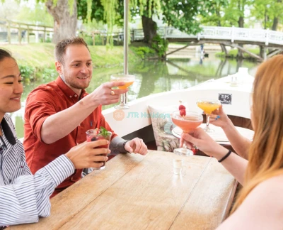 Oxford Sightseeing River Cruise - Discover Oxford from the water on a 50 minute River Thames sightseeing cruise. Sail past Folly Bridge, Christchurch Meadows, and Iffley Village aboard an elegant Edwardian-style boat. Oxford Sightseeing River Cruise - Image 5 of 5