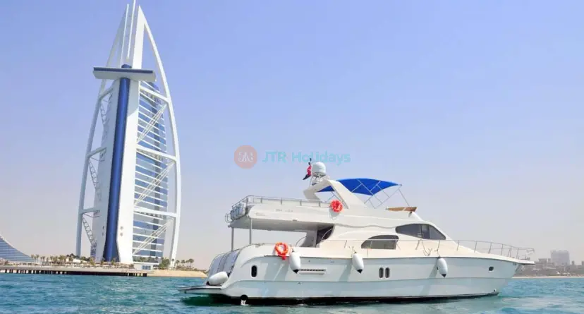 Yacht de luxe à Dubaï - 75 ft (27 personnes) - Image 1 of 8