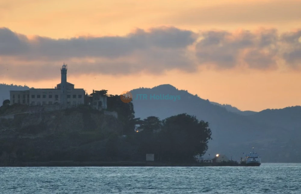 San Francisco Sunset & Evening Bay Cruise - JTR Holidays - Image 6 of 10