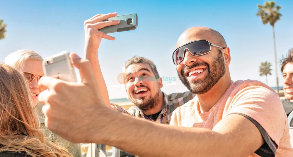 Los Angeles TMZ Celebrity Bus Tour -Hollywood Star Tour-JTR Holidays - Image 1 of 5