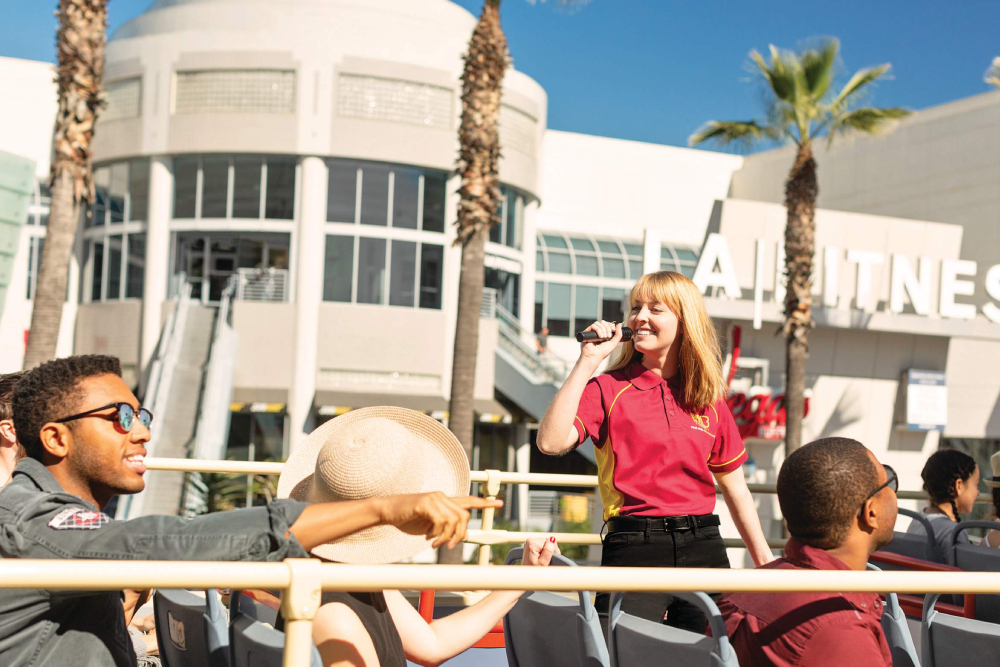 Los Angeles TMZ Celebrity Bus Tour - Image 2 of 6