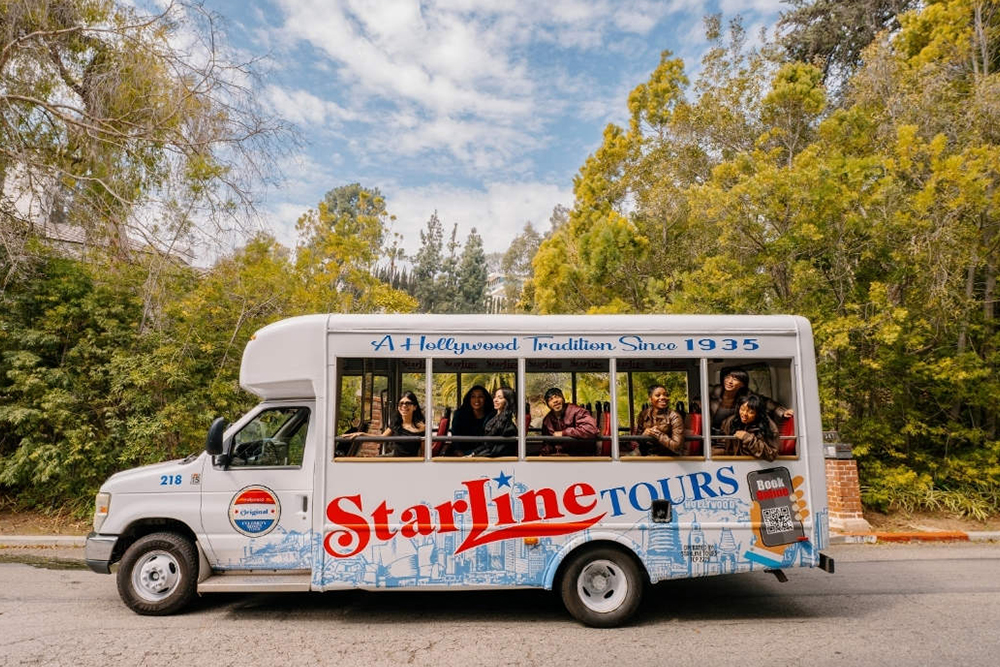 Hollywood: The Original Celebrity Homes Tour - See the homes of Hollywood stars like Leonardo DiCaprio and Angelina Jolie, then explore Los Angeles landmarks with a 24- or 48-hour Hop-On Hop-Off sightseeing bus pass. Hollywood: The Original Celebrity Homes Tour - Image 1 of 5
