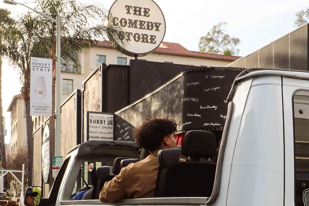 Celebrity Homes Tour with Hop-On Hop-Off Bus Pass in Los Angeles - Image 5 of 7