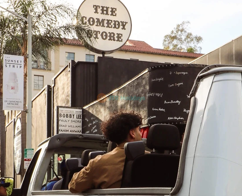 Los Angeles Celebrity Homes Tour + Hop-On Hop-Off Bus Pass - JTR Holidays - Image 5 of 5