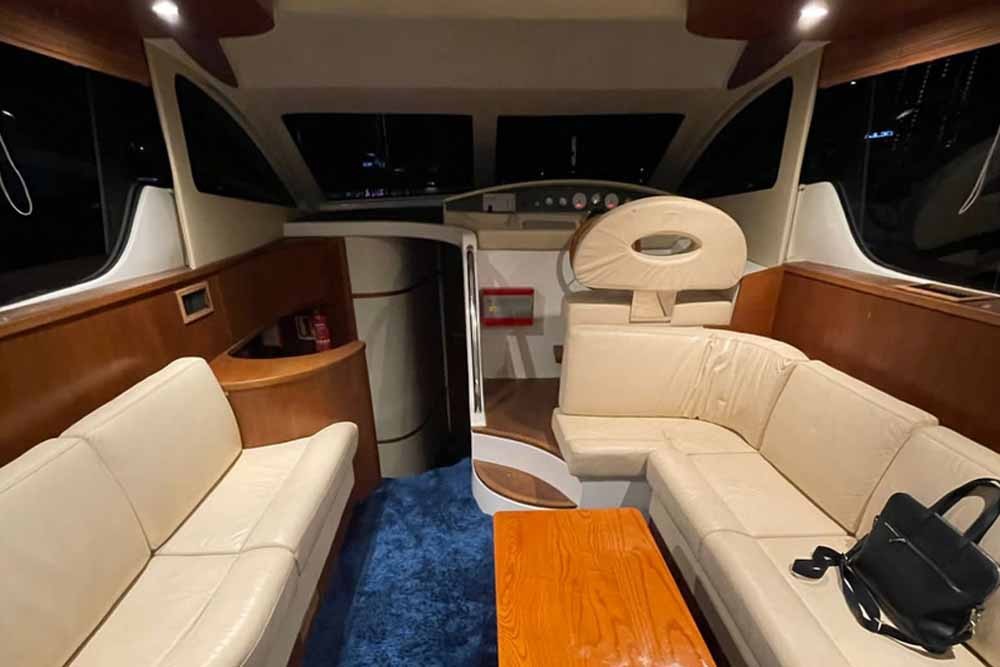 45 Feet Yacht Rental Dubai Marina - Image 3 of 5