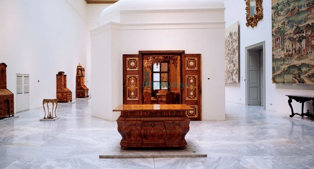 Entrada para el MAK - Museo de Artes Aplicadas - Image 1 of 8