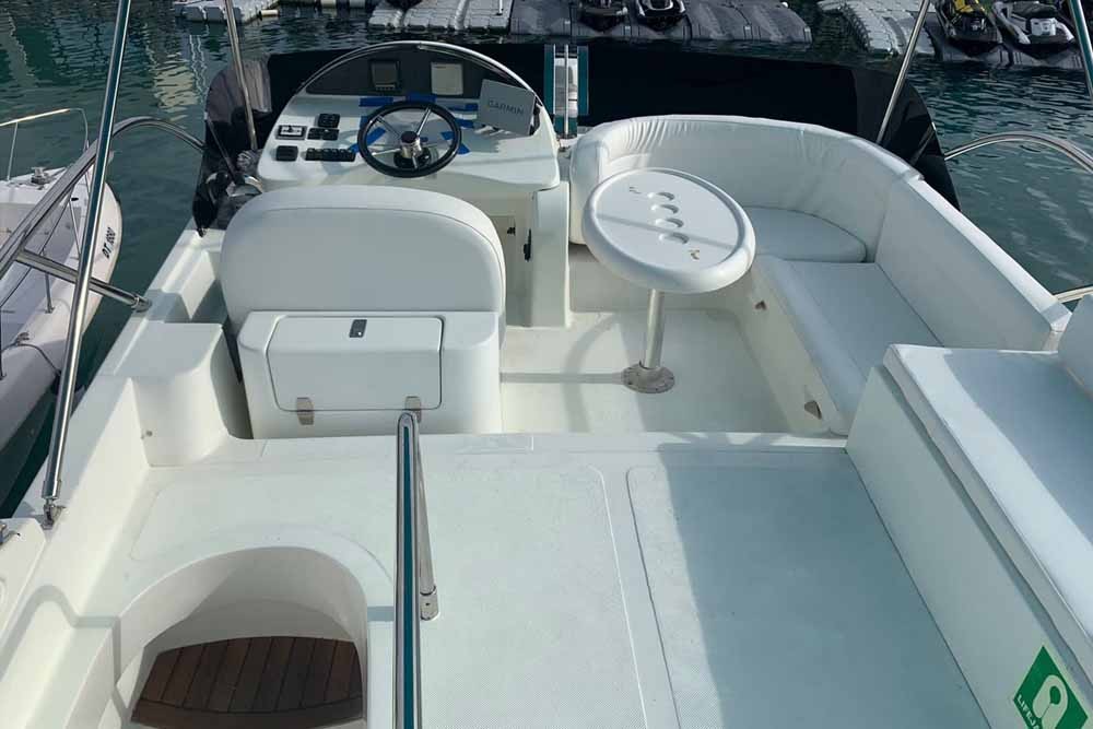 45 Feet Yacht Rental Dubai Marina - Image 4 of 5