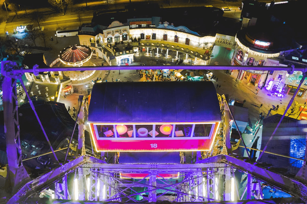 Vienna's Giant Ferris Wheel - Ride Vienna’s iconic Giant Ferris Wheel in the Prater park for breathtaking city views. Discover its rich history and book Wiener Riesenrad tickets online for a timeless experience. Vienna's Giant Ferris Wheel - Image 4 of 5