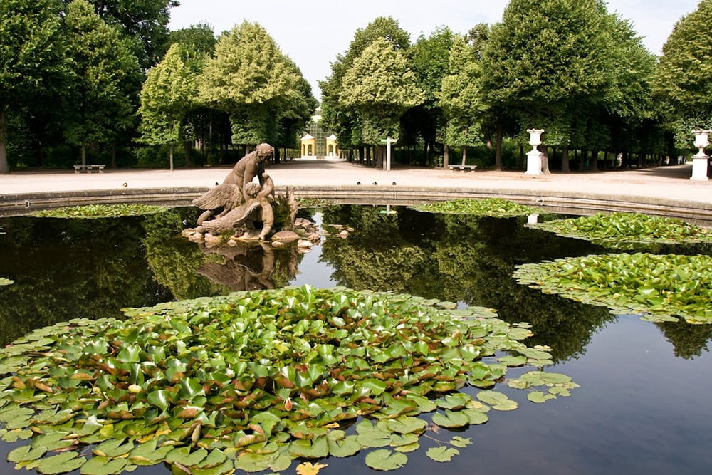 Palais de Schönbrunn - Image 4 of 7