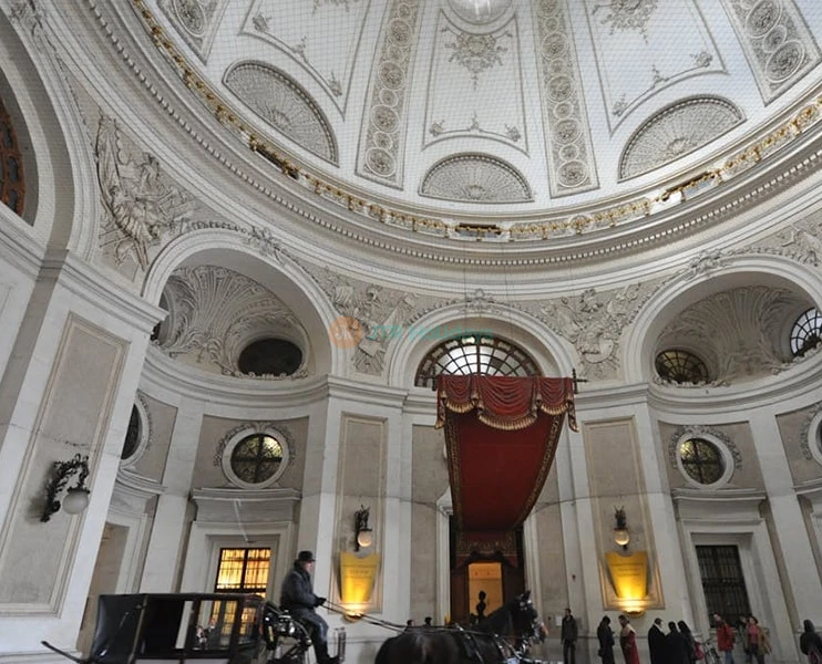 Hofburg Palace & Sisi Museum Skip-the-Line Tour  - JTR Holidays