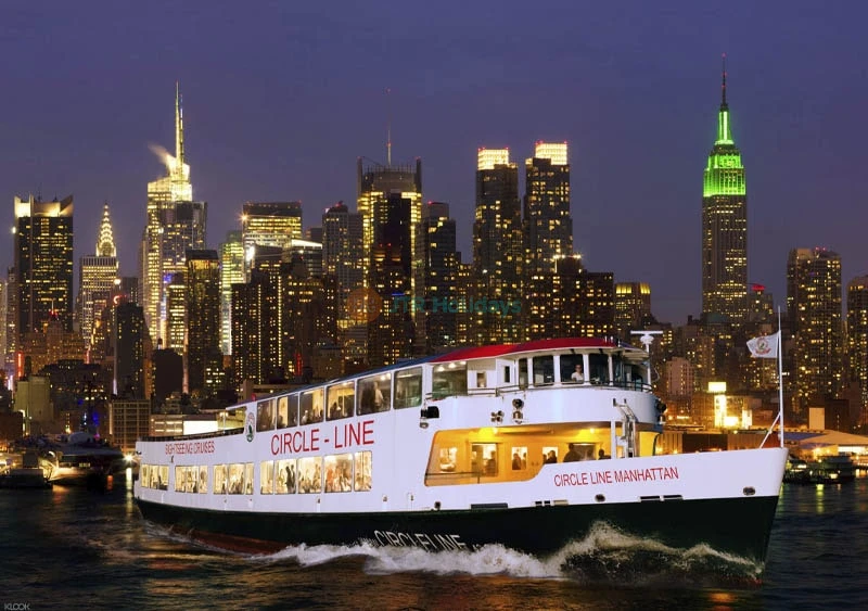 Crociere serali New York Harbor Lights con biglietto Circle Line