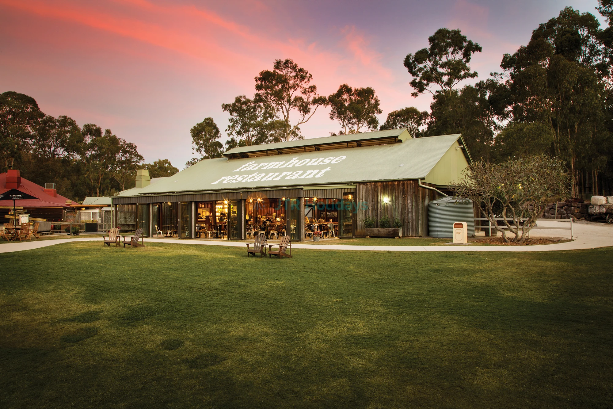 Paradise Country Farm Gold Coast | Authentic Australian Farm Experience - JTR Holidays
