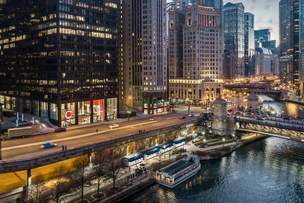 Chicago Architecture Center Explore Iconic Buildings & Design Tours - JTR Holidays - Image 6 of 7