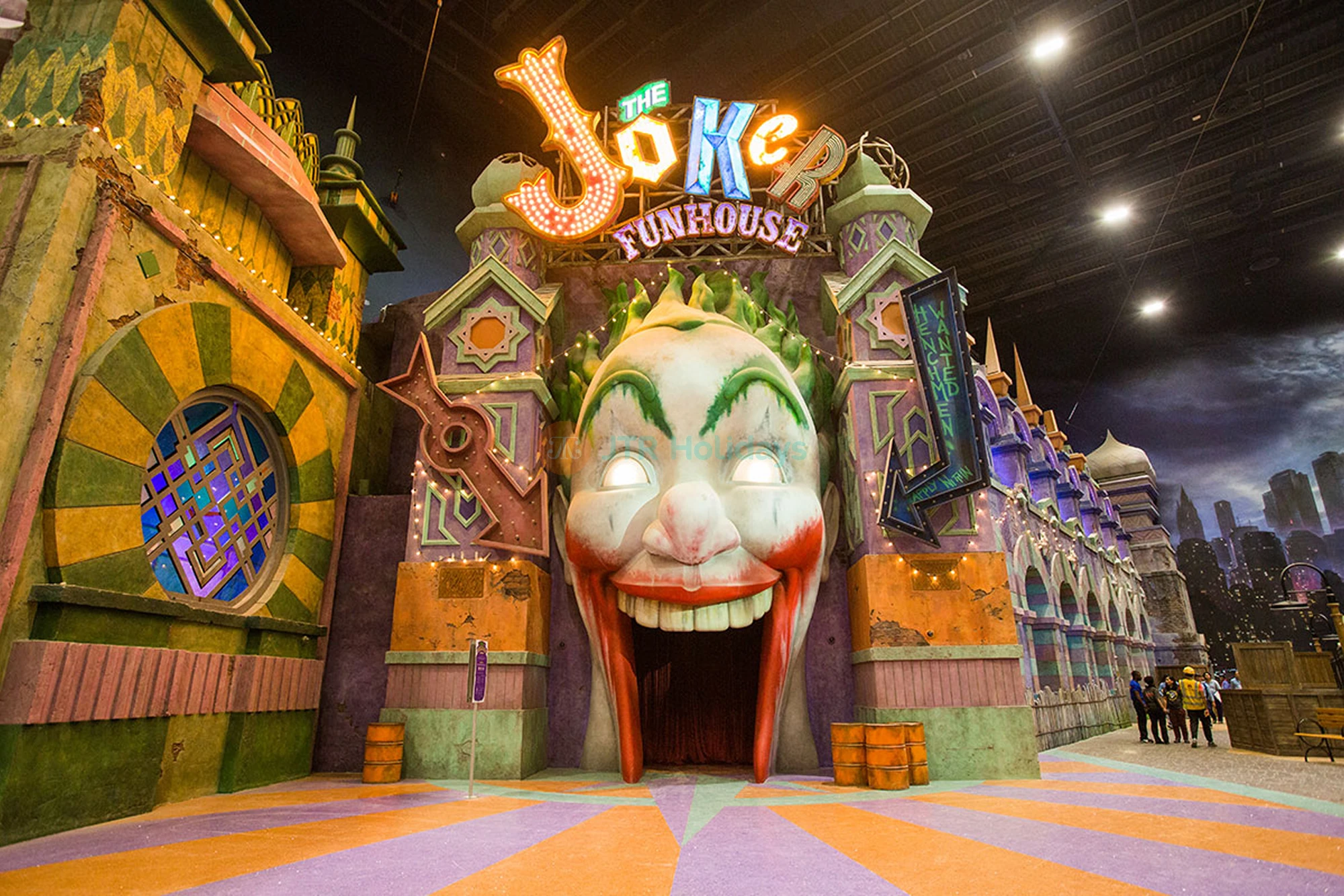 Abu Dhabi City Tour With Warner Bros - Visit Grand Mosque Abu Dhabi - JTR Holidays