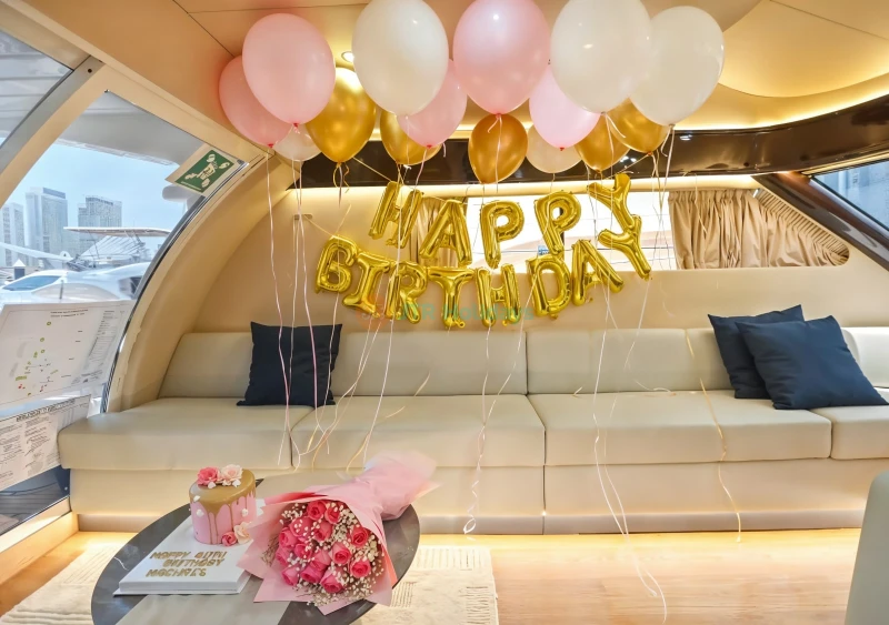 Yacht Birthday Party In Dubai (18 Pax)