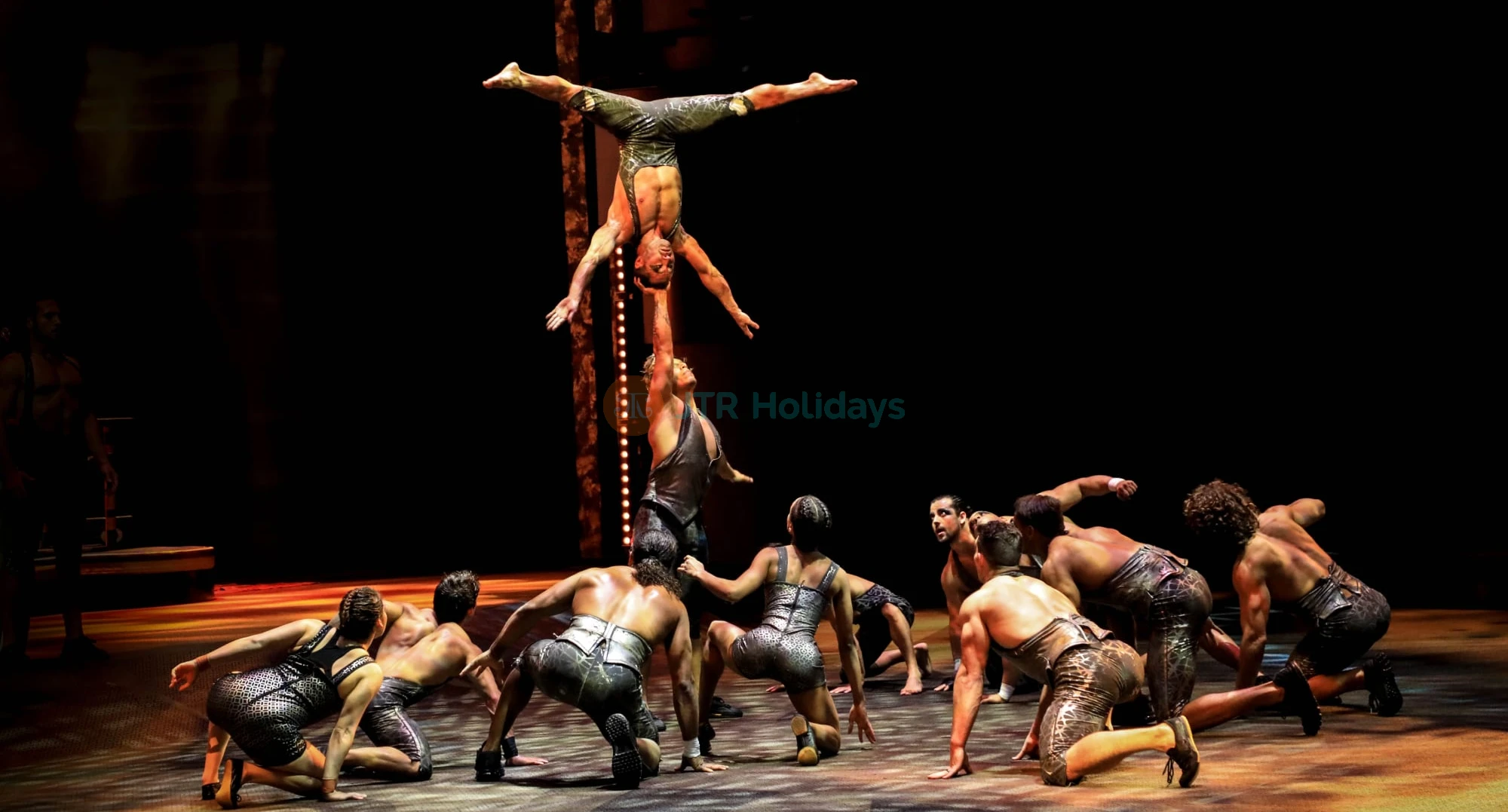 La Perle Show with Canal Dinner Cruise - Combo Offer with La Perle Show - JTR Holidays