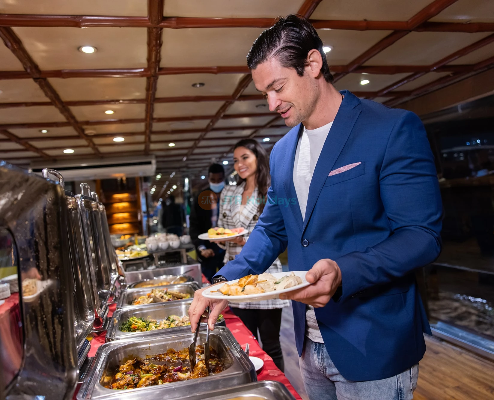 La Perle Show with Canal Dinner Cruise - Combo Offer with La Perle Show - JTR Holidays - Image 5 of 5