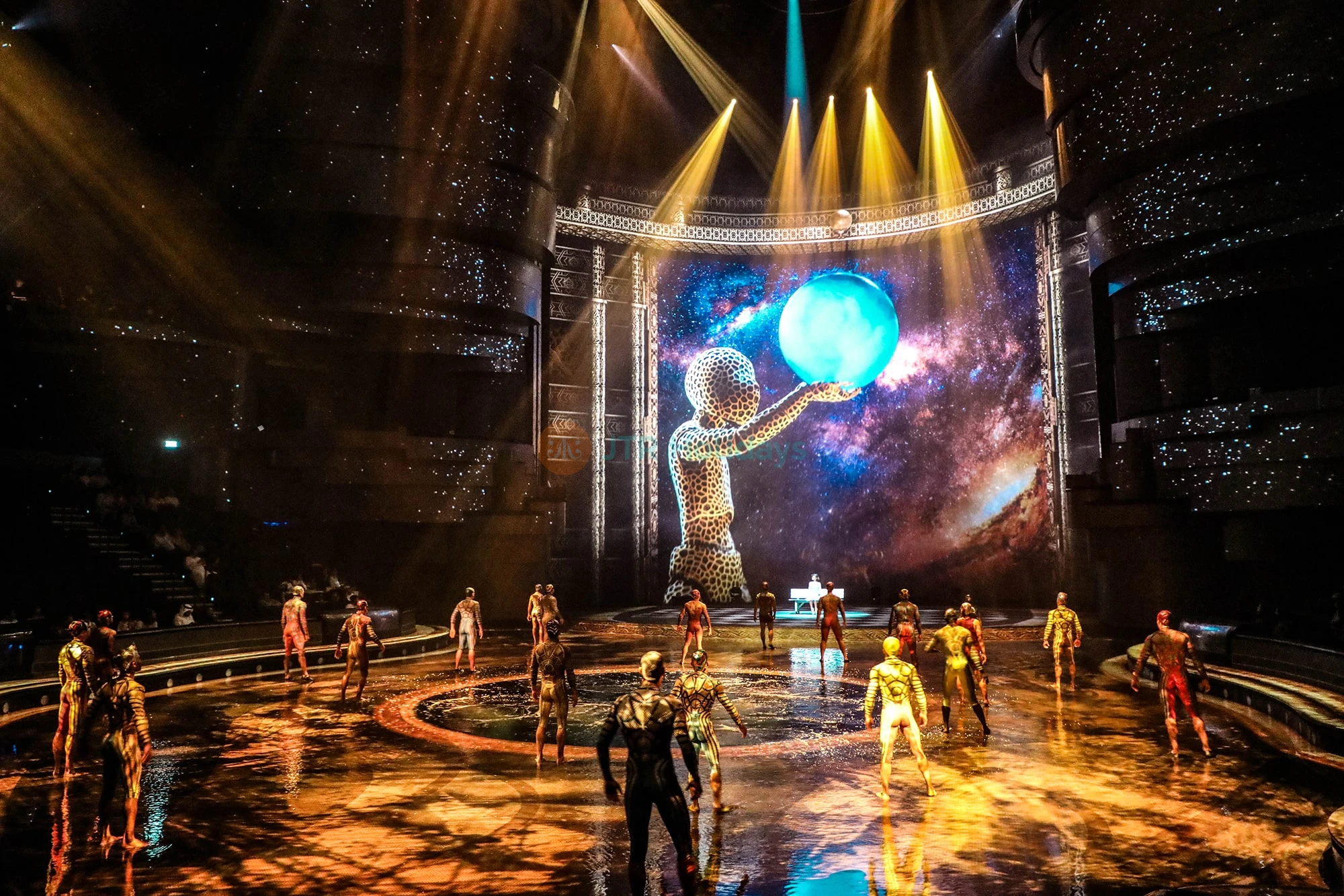 La Perle Show with Canal Dinner Cruise - Combo Offer with La Perle Show - JTR Holidays