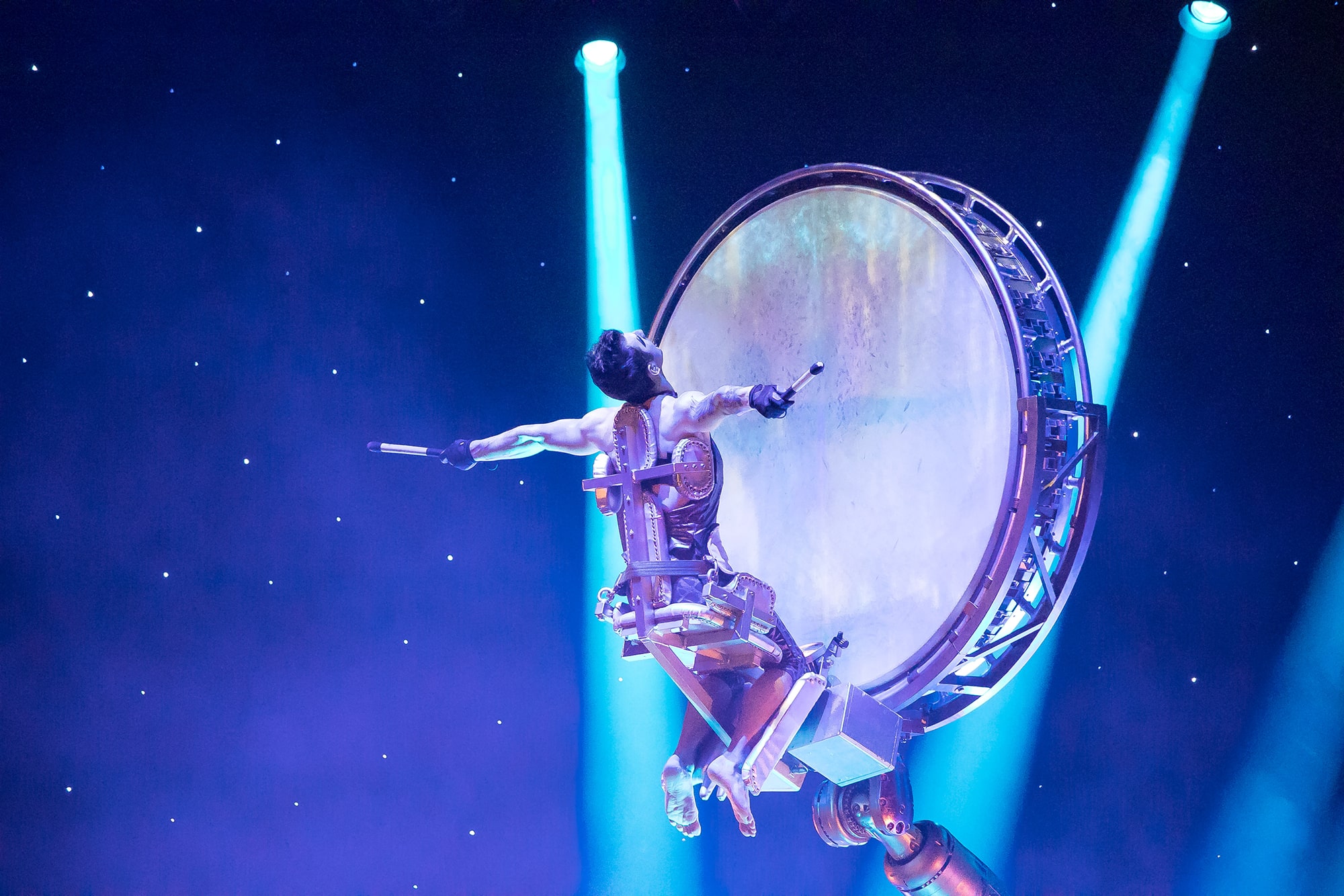 La Perle Show with Canal Dinner Cruise - Image 10 of 10