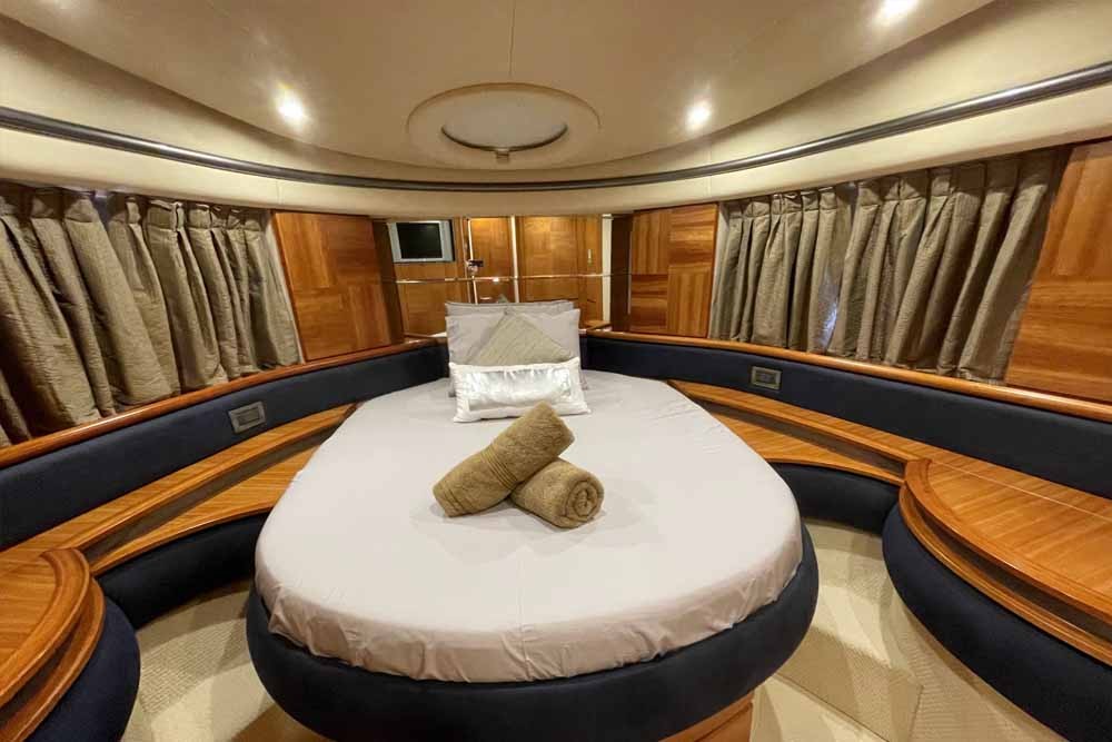 50ft Grand Yacht Ride Dubai Marina (17 Pax) - Image 4 of 5