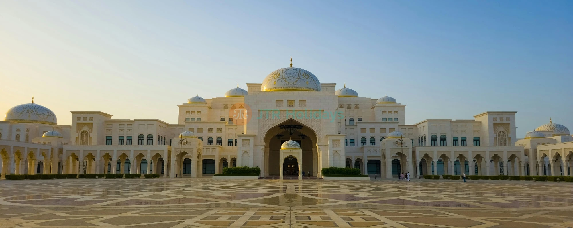 Abu Dhabi City Tour with Emirates Park Zoo Tickets - JTR Holidays