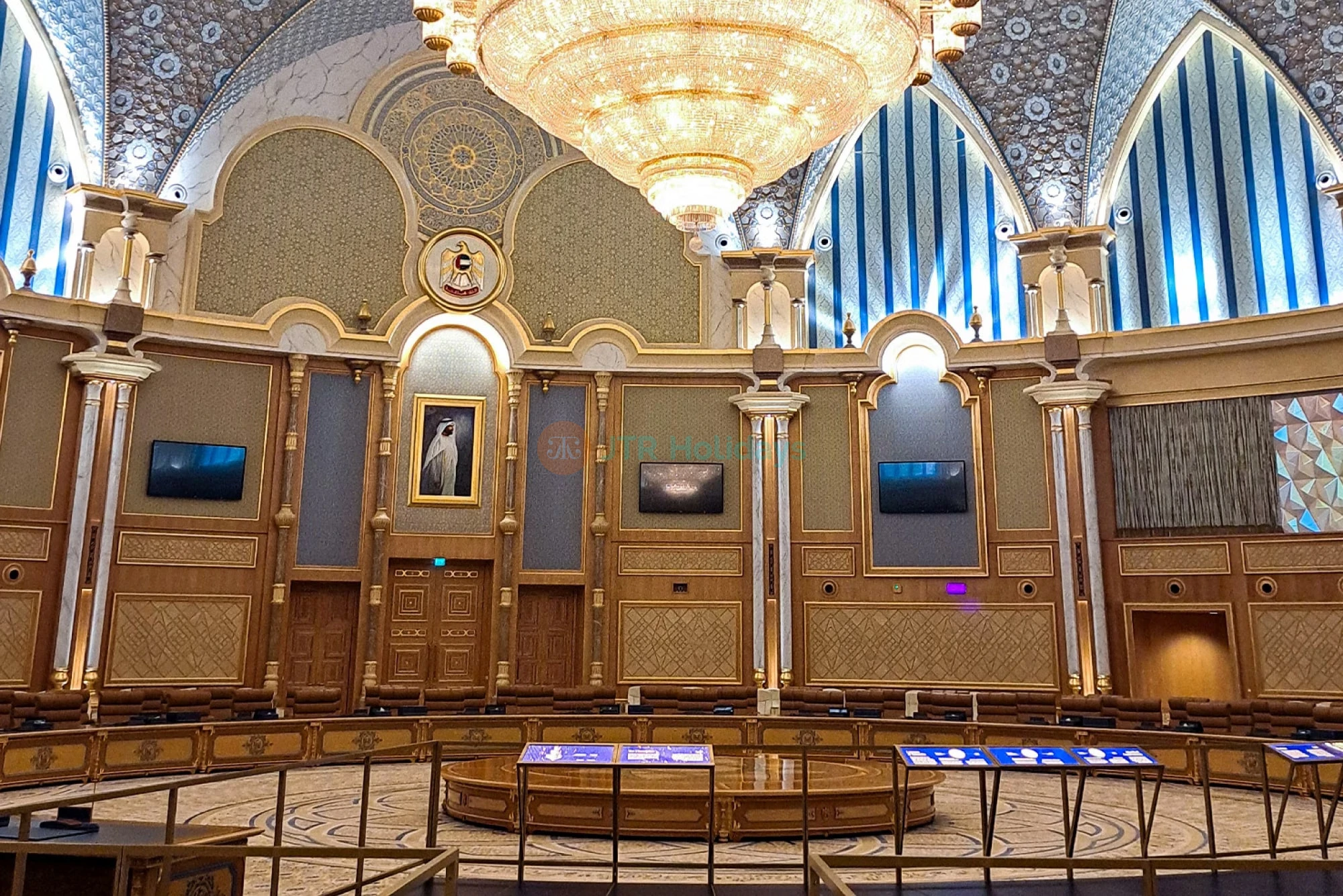 Visite de la ville d'Abu Dhabi au départ de Dubaï avec la Grande Mosquée Cheikh Zayed + Zoo Emirates Park ou Qasr Al Watan - Image 11 of 13