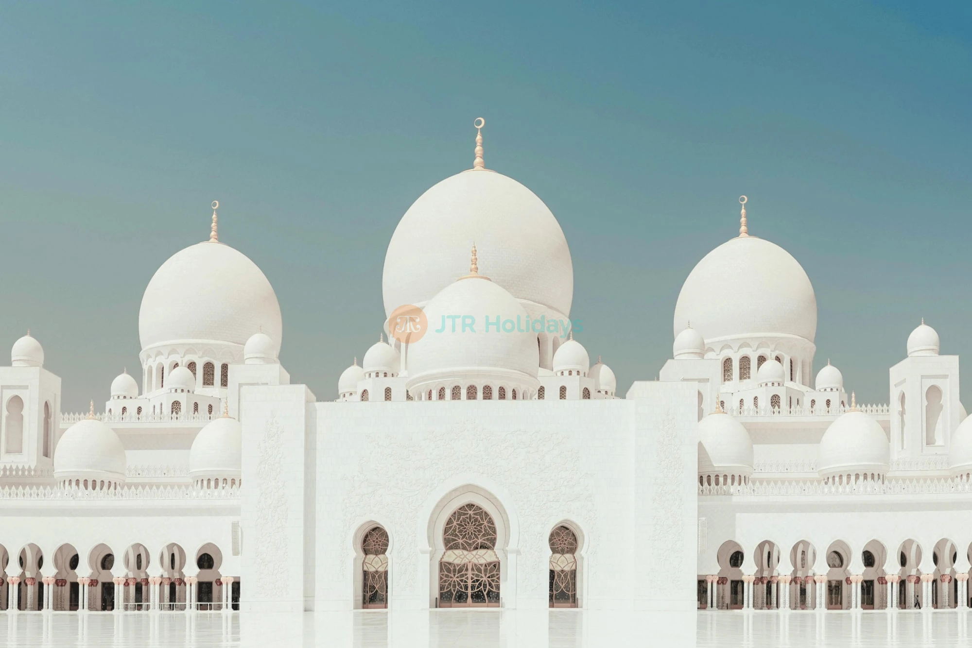 Abu Dhabi City Tour with Emirates Park Zoo Tickets - JTR Holidays
