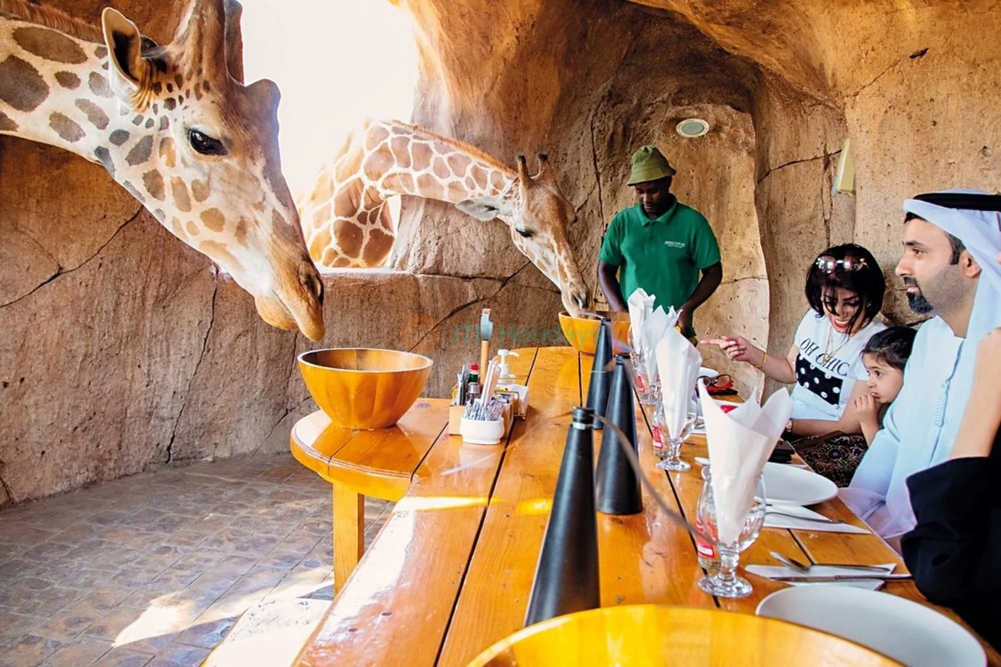 Abu Dhabi City Tour with Emirates Park Zoo Tickets - JTR Holidays