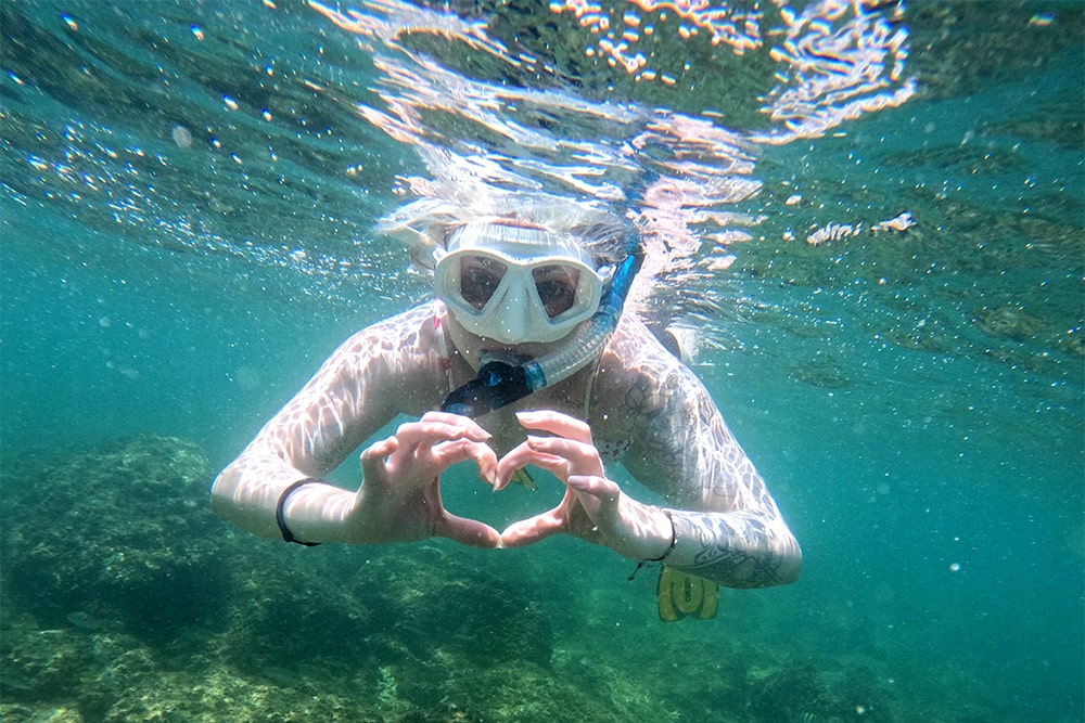 Fujairah Dive & Snorkel Adventure with BBQ Lunch - Discover the beauty of Fujairah’s underwater world! Snorkel or dive with turtles, explore colourful coral reefs, and enjoy a delicious BBQ lunch by the sea. Fujairah Dive & Snorkel Adventure with BBQ Lunch - Image 1 of 5