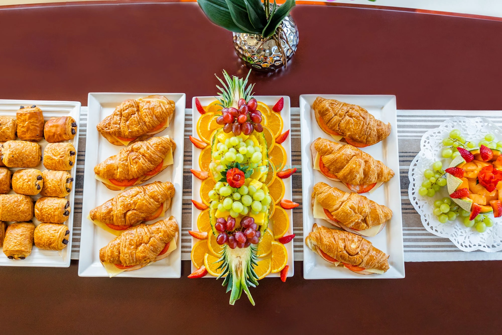 Dubai Luxury Sharing Yacht Tour - Marina Shared Yacht Tour With Meal - JTR Holidays - Image 7 of 9