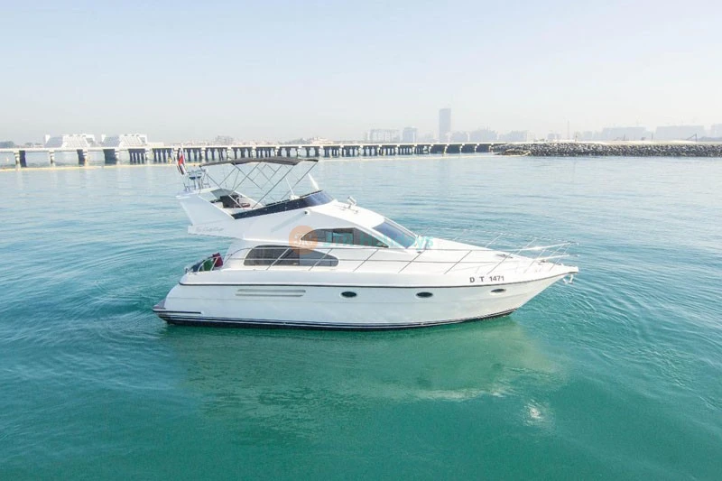 Yacht Ride Dubai Marina 48 Ft - (15 Pax)